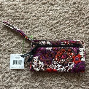 Front zip wristlet